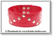 Neckband with rivets